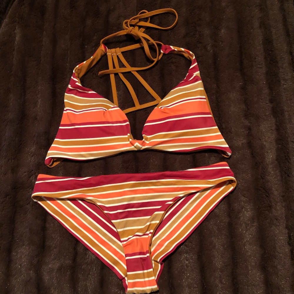 RVCA / ROXY BUNDLE of 2